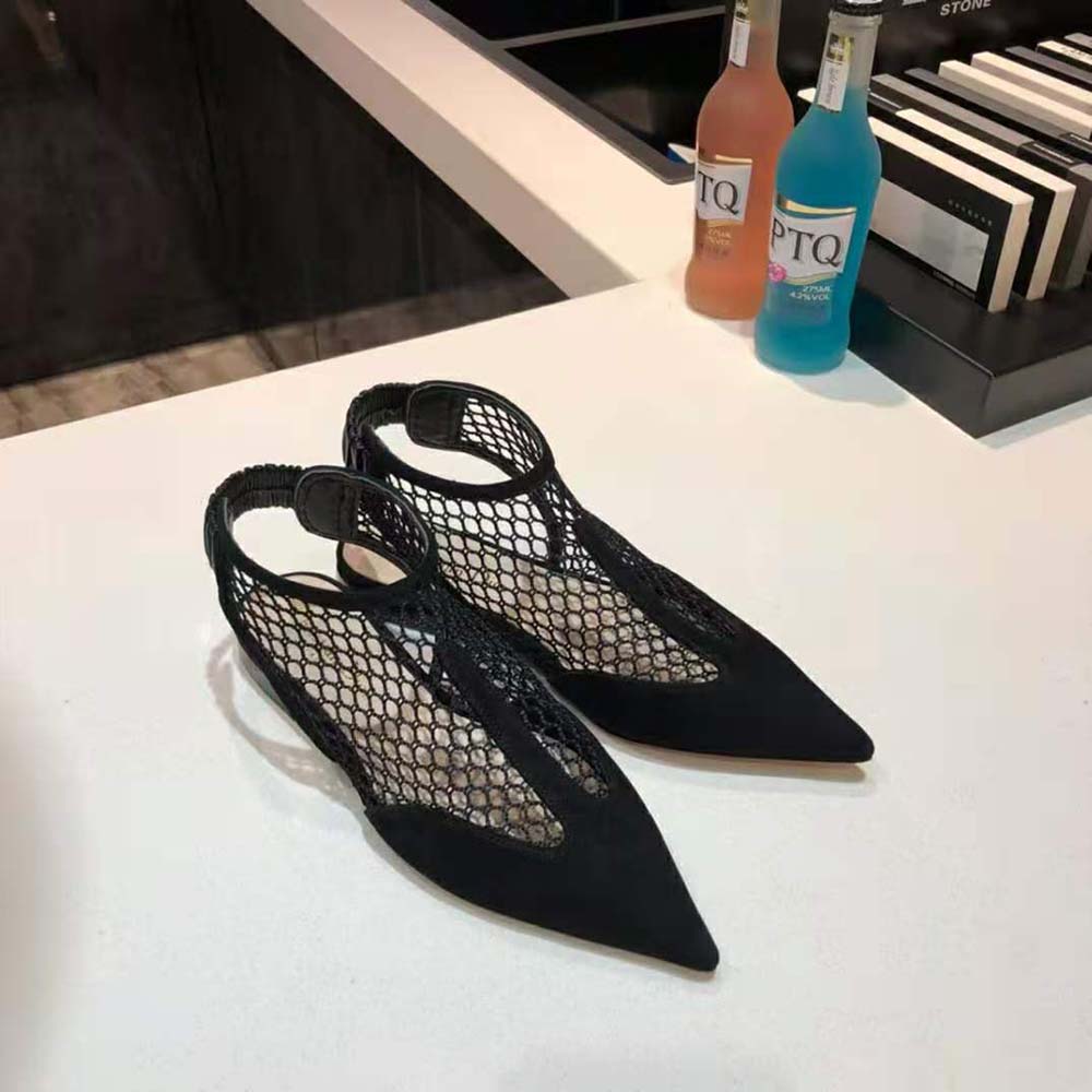 Close-up on Dior Women Dior-I Ballerina Flat mesh and hardware detail