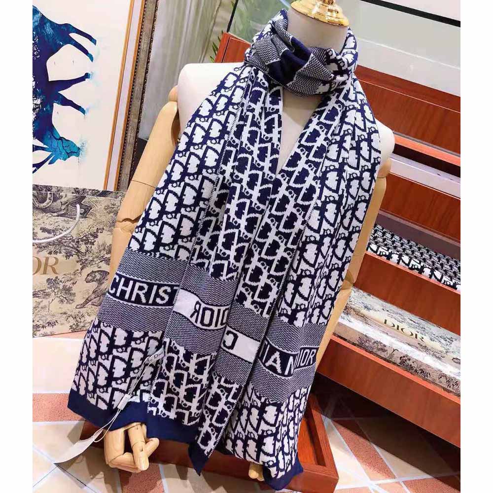 Draped styling of Dior Women Dior Oblique Scarf showcasing texture and knit