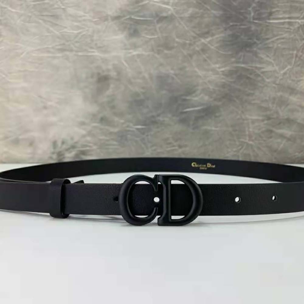 Close-up of matte black metal buckle on Dior Women Saddle belt