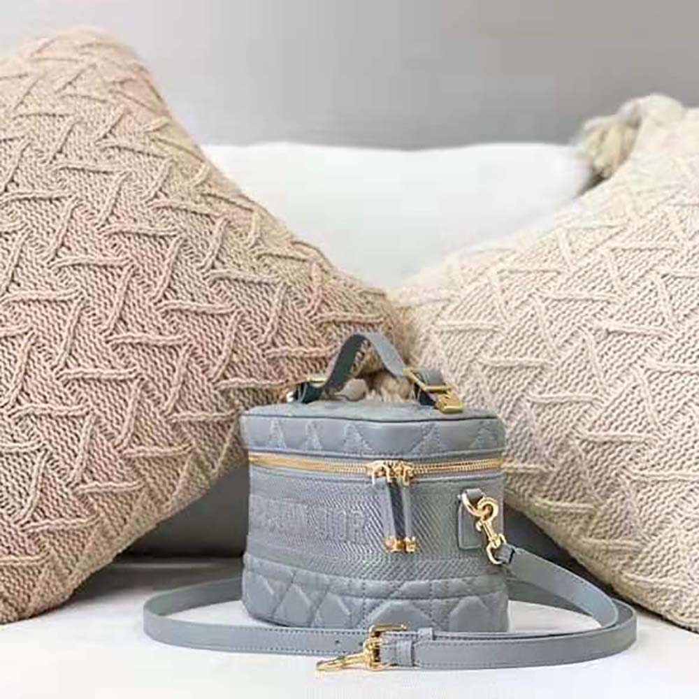 Top angle showing zip closure on Dior Women Small Diortravel Vanity Case
