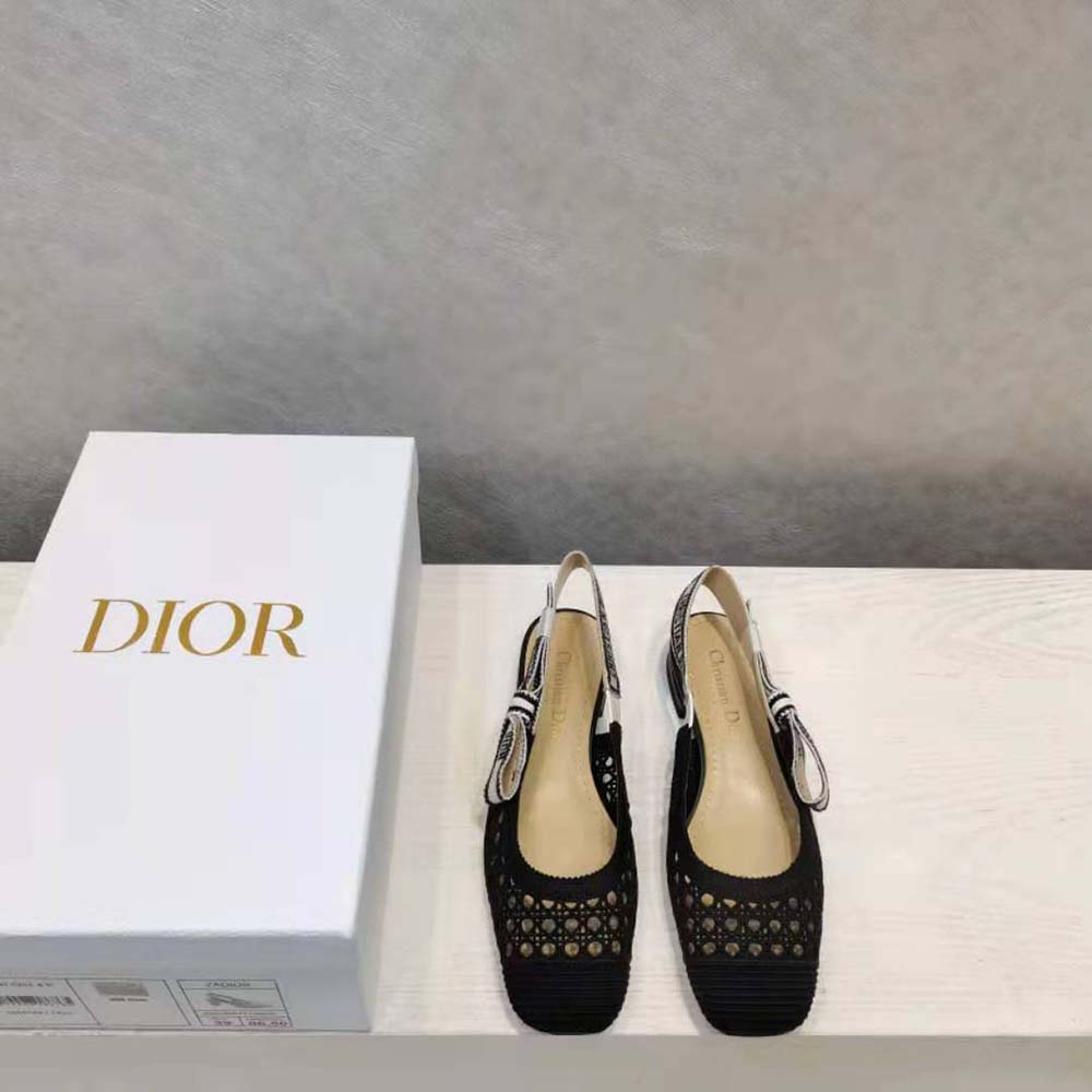 Close-up of embroidered mesh and Cannage detail on Dior Women Dior and Moi Slingback Ballerina Flat