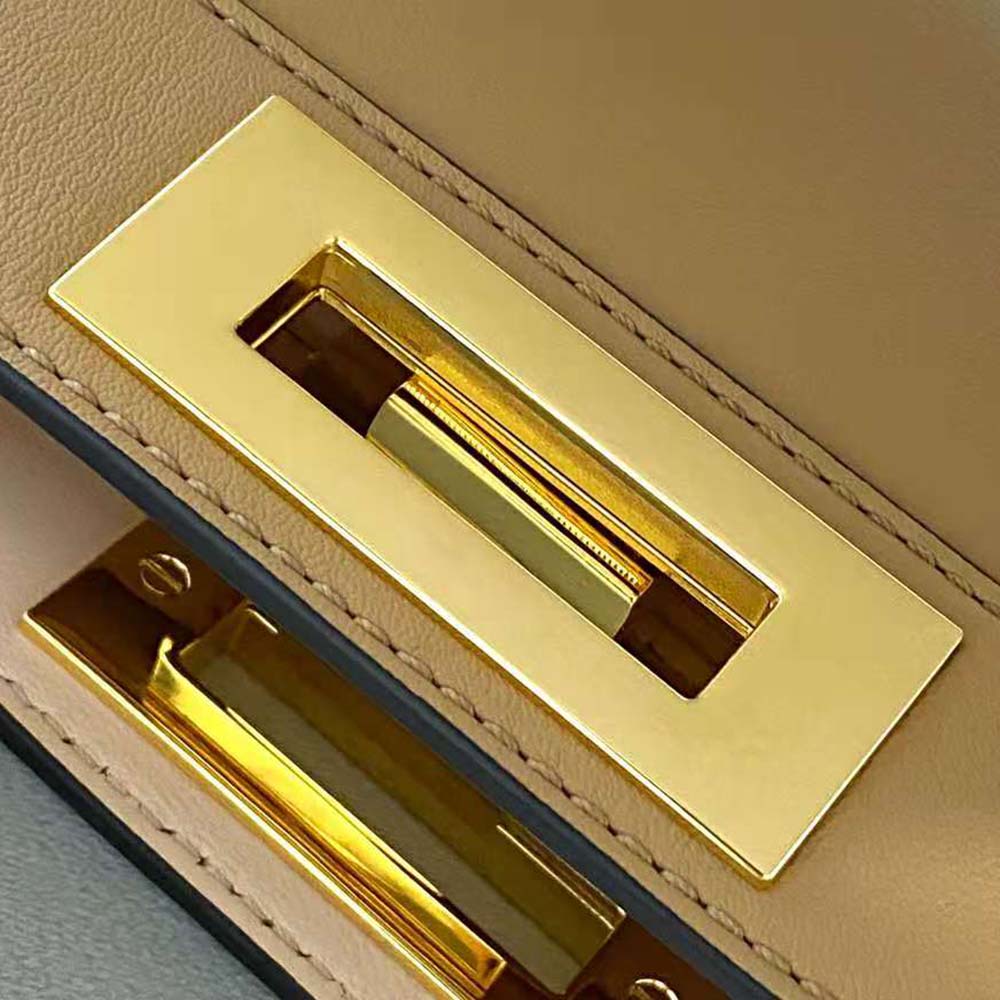 Fendi Women Peekaboo Iseeu Medium Leather Bag-Sandy - image 8