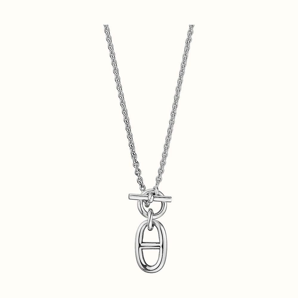 Close-up of Hermes Women Chaine D’Ancre Pendant silver chain detail