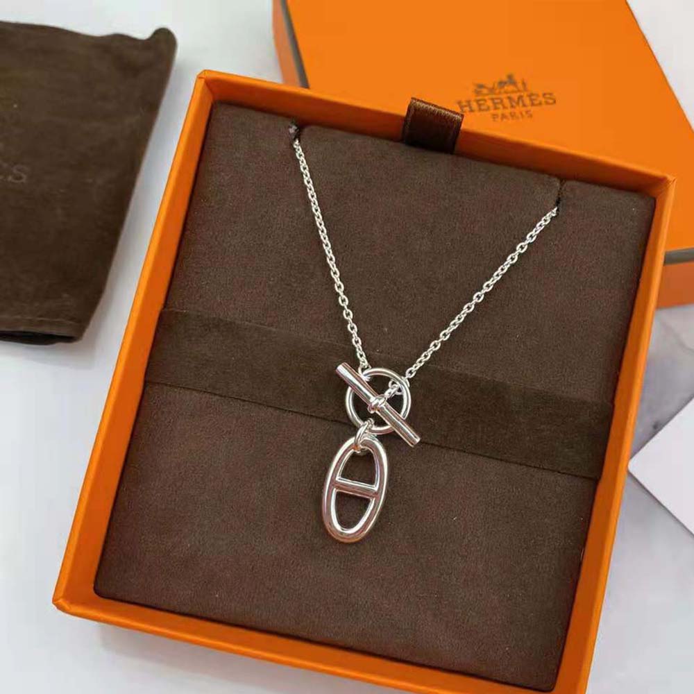 Hermes Women Chaine D’Ancre Pendant worn on model’s neckline