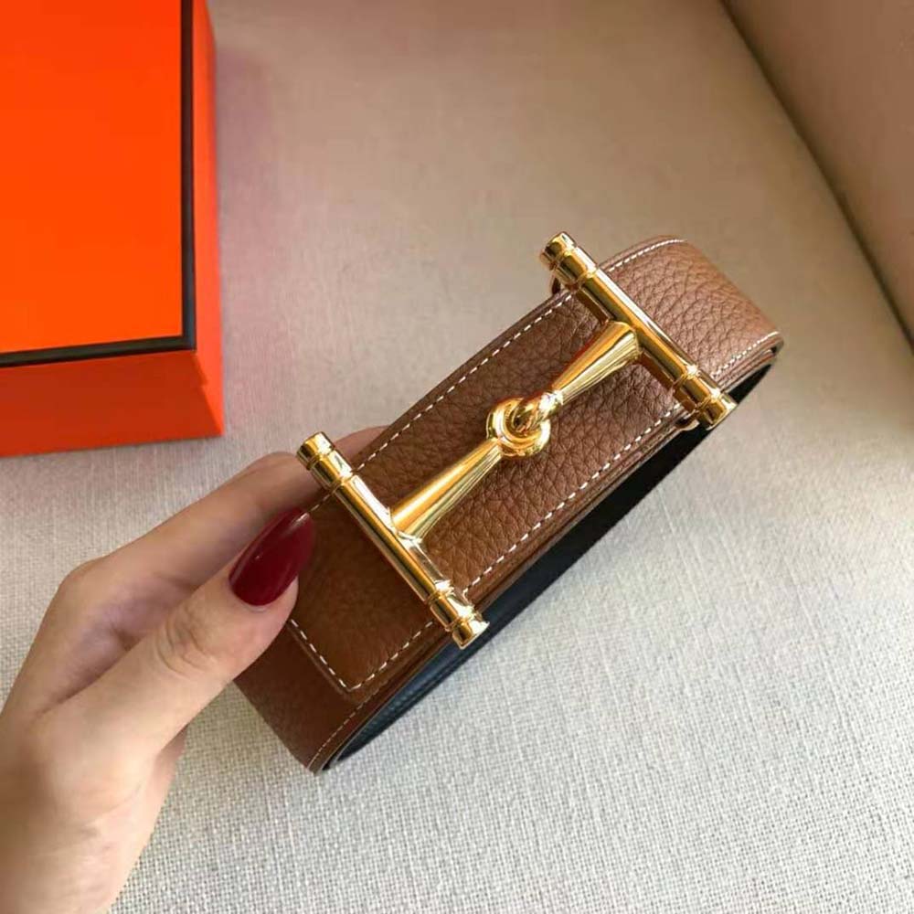 Side angle showing reversible brown leather strap on Hermes Women H Hippique Belt
