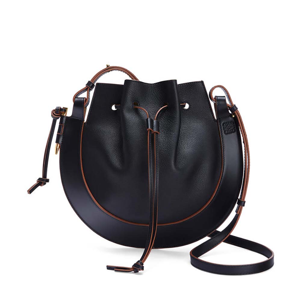 Front view of Loewe Women Horseshoe Bag in Nappa Calfskin-Black