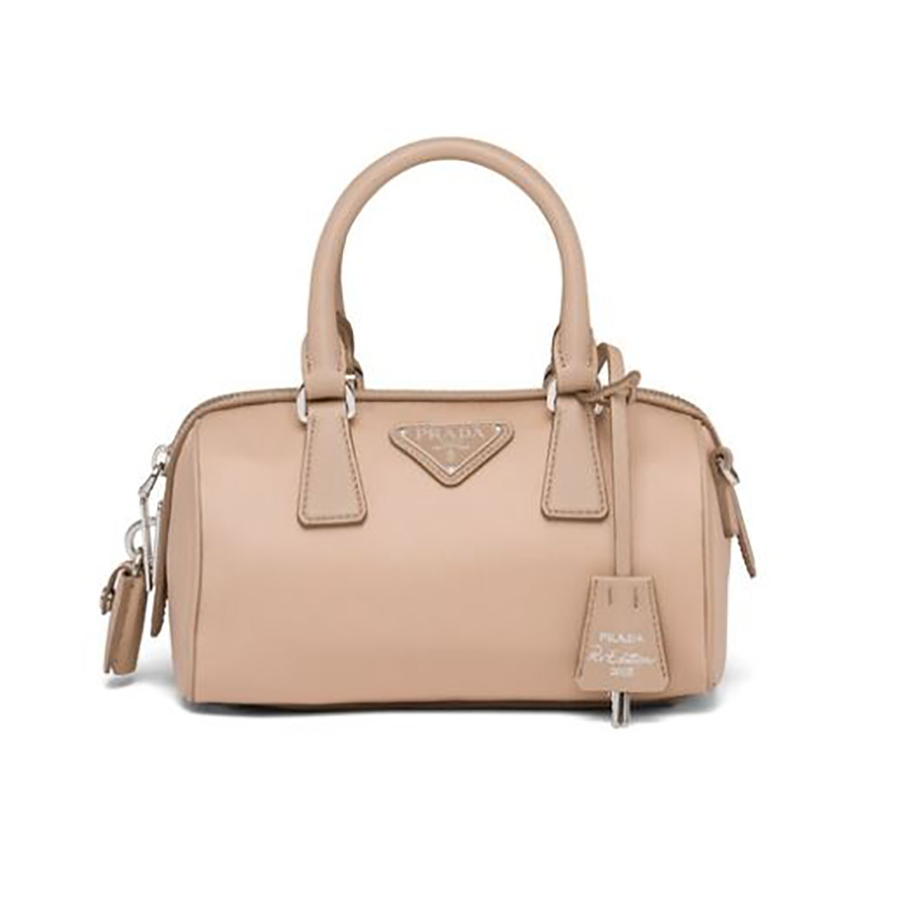 Front view of Prada Women Prada Re-Edition 2005 Nylon Bag-Sandy in sandy beige
