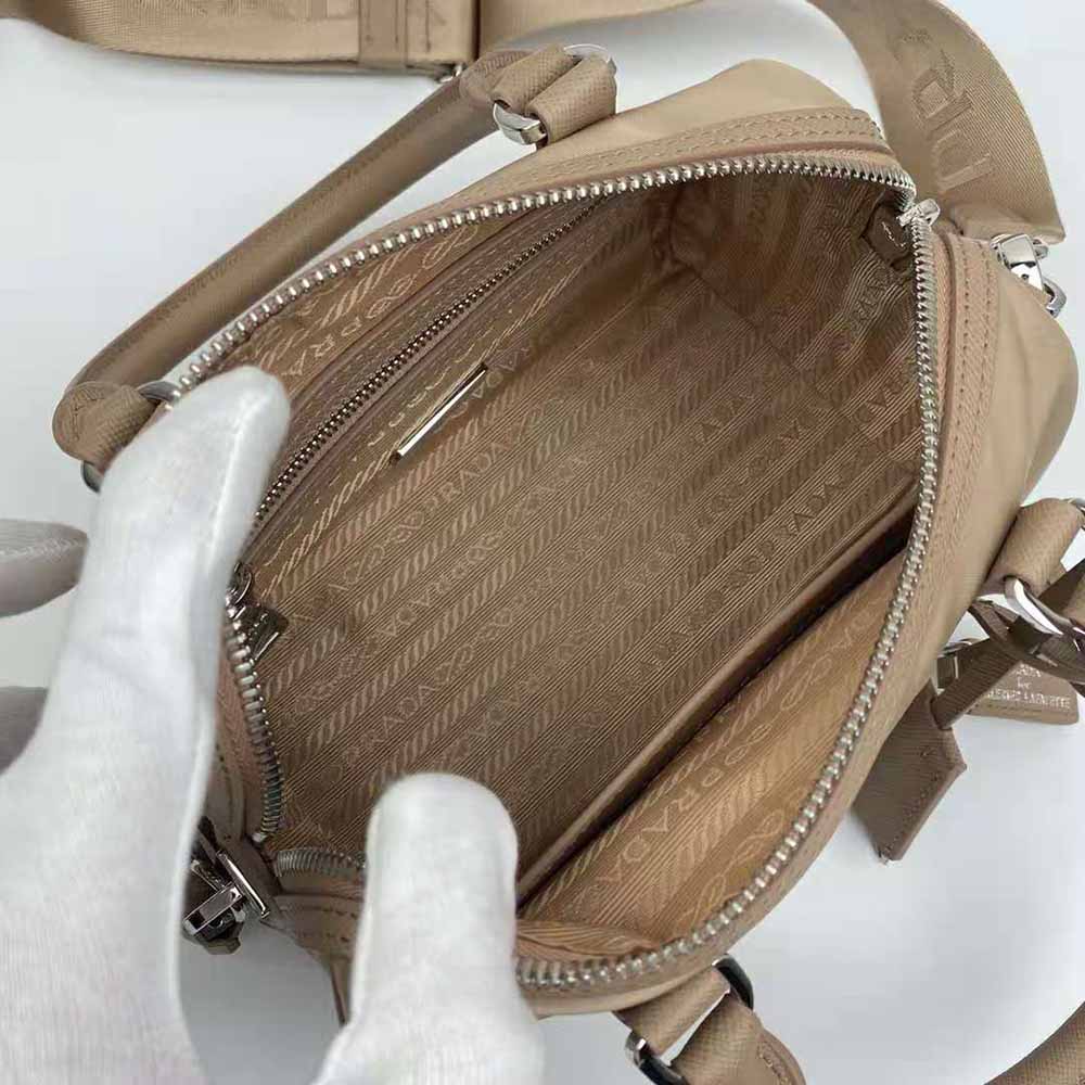 Prada Women Prada Re-Edition 2005 Nylon Bag-Sandy - image 7