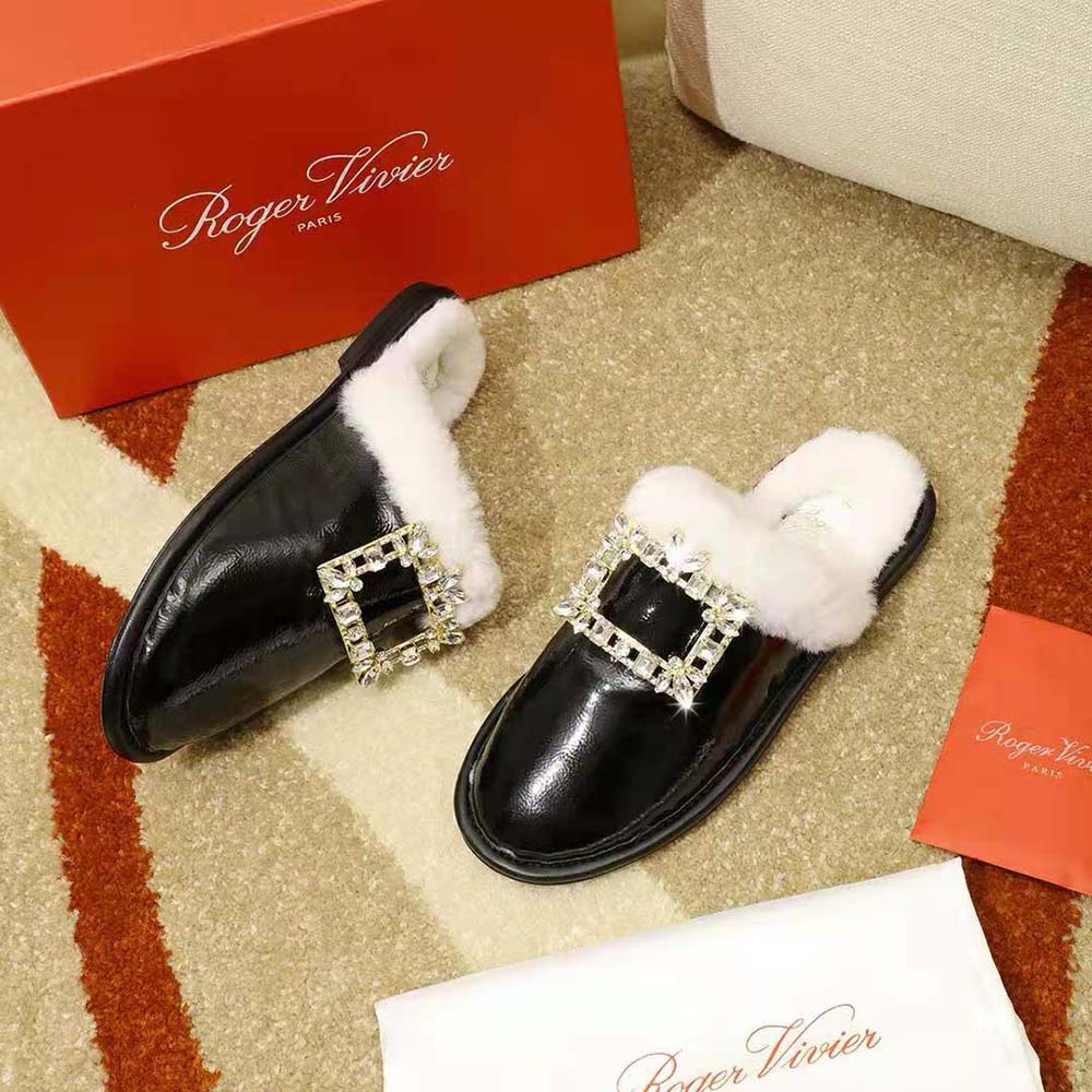 Roger Vivier Women Hotel Vivier Broche Vivier Buckle Mules in Patent Leather - image 4