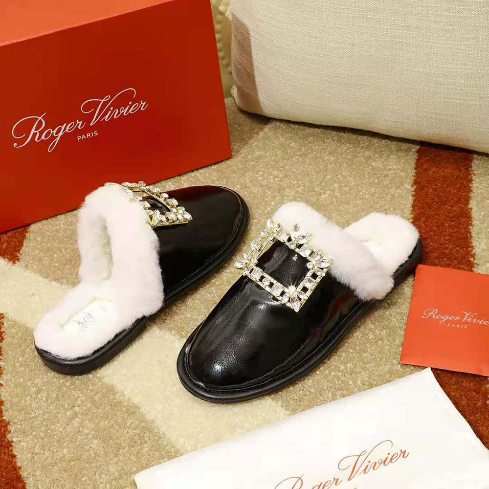Roger Vivier Women Hotel Vivier Broche Vivier Buckle Mules in Patent Leather - image 5