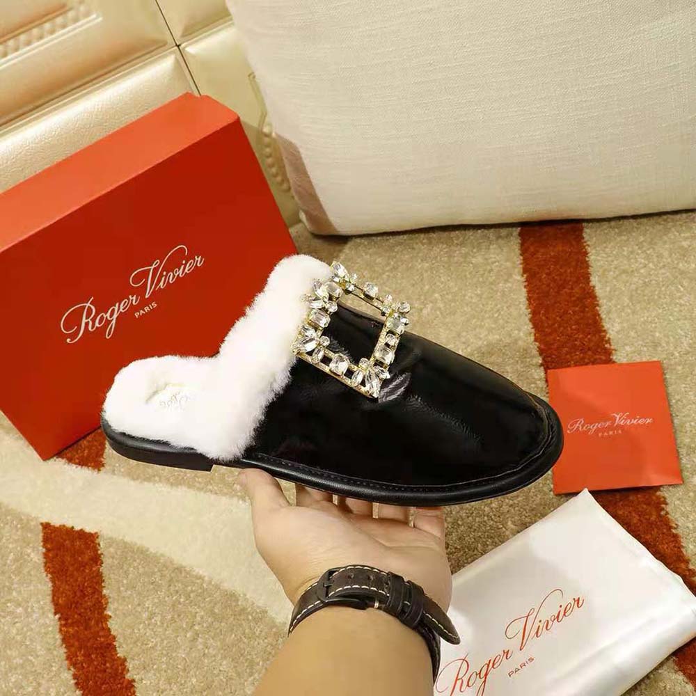 Roger Vivier Women Hotel Vivier Broche Vivier Buckle Mules in Patent Leather - image 9