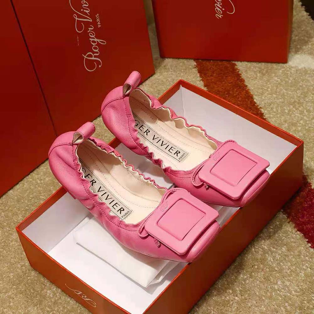 Top view showcasing pink nappa leather of Roger Vivier Women Viv’ Pockette Ballerinas