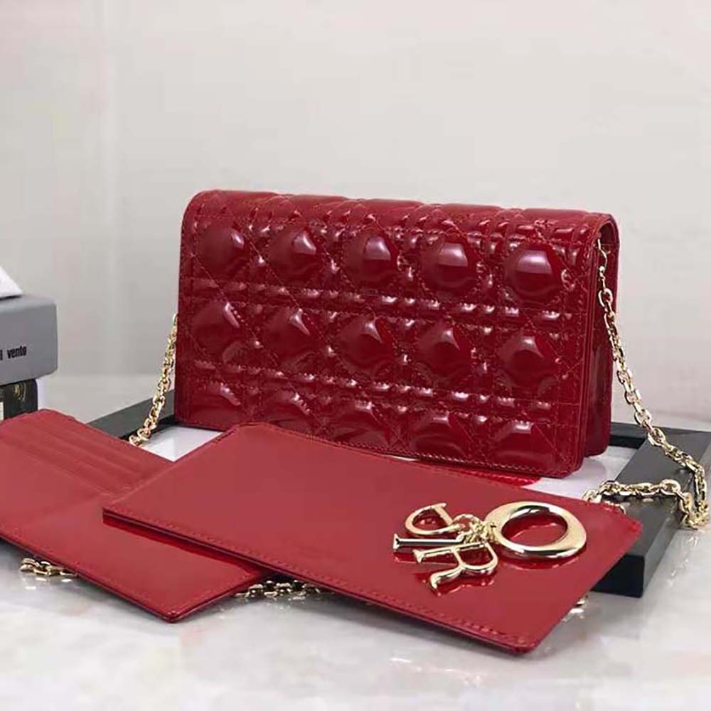 Close-up on signature Cannage stitching on Dior Lady Dior Pouch Patent Calfskin