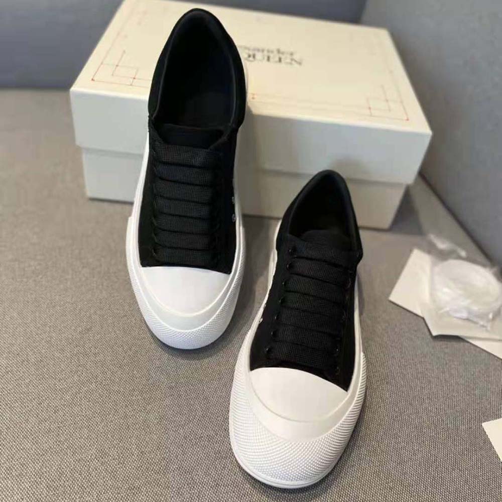 Top-down shot showing silhouette of Alexander Mcqueen Women Deck Lace Up Plimsoll-Black
