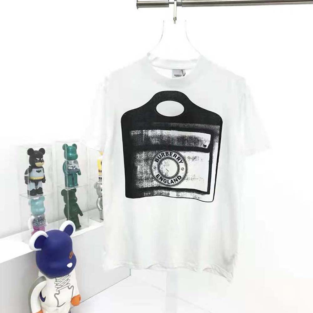 Close-up detail of pocket bag print on Burberry Women Cotton Jersey T-shirt