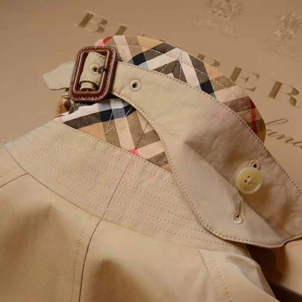 Burberry Women The Camden Car Coat - image 9