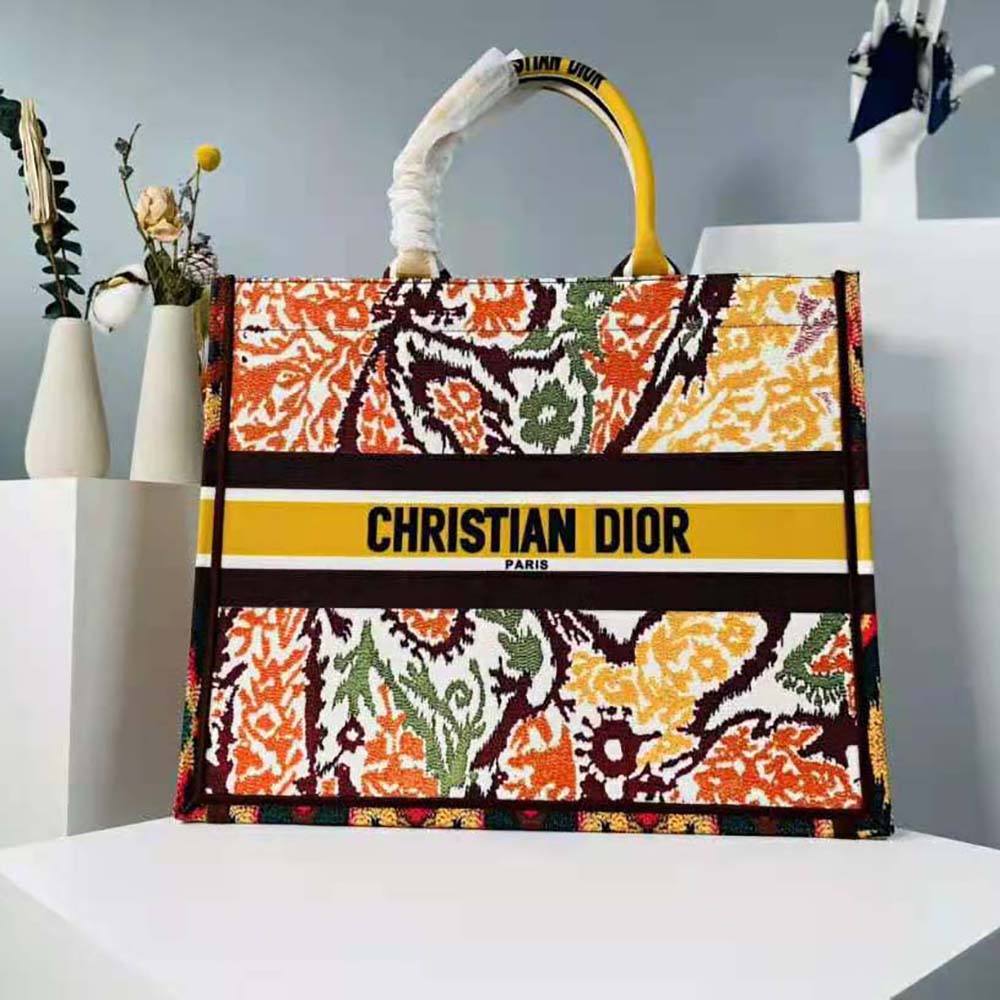 Close-up on vibrant paisley embroidery on Dior Women Dior Book Tote