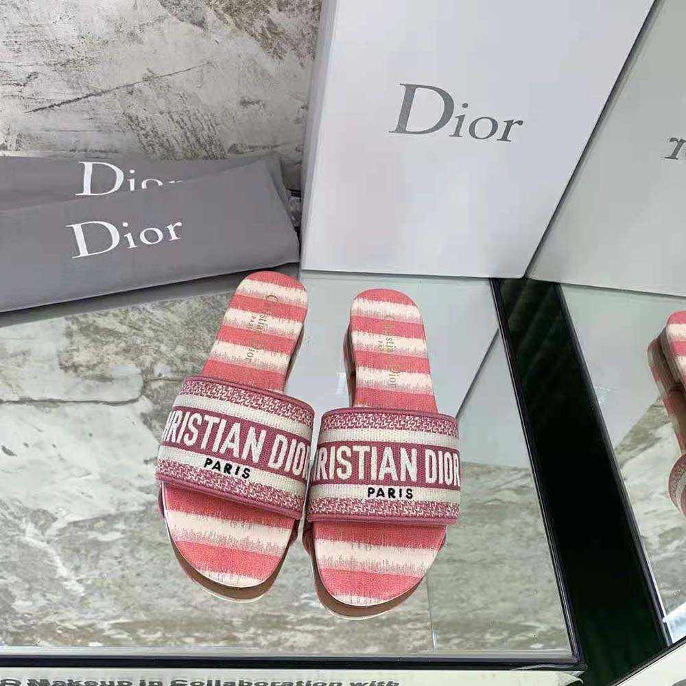Top-down look at pink Dior Women Dway Slide sandal silhouette