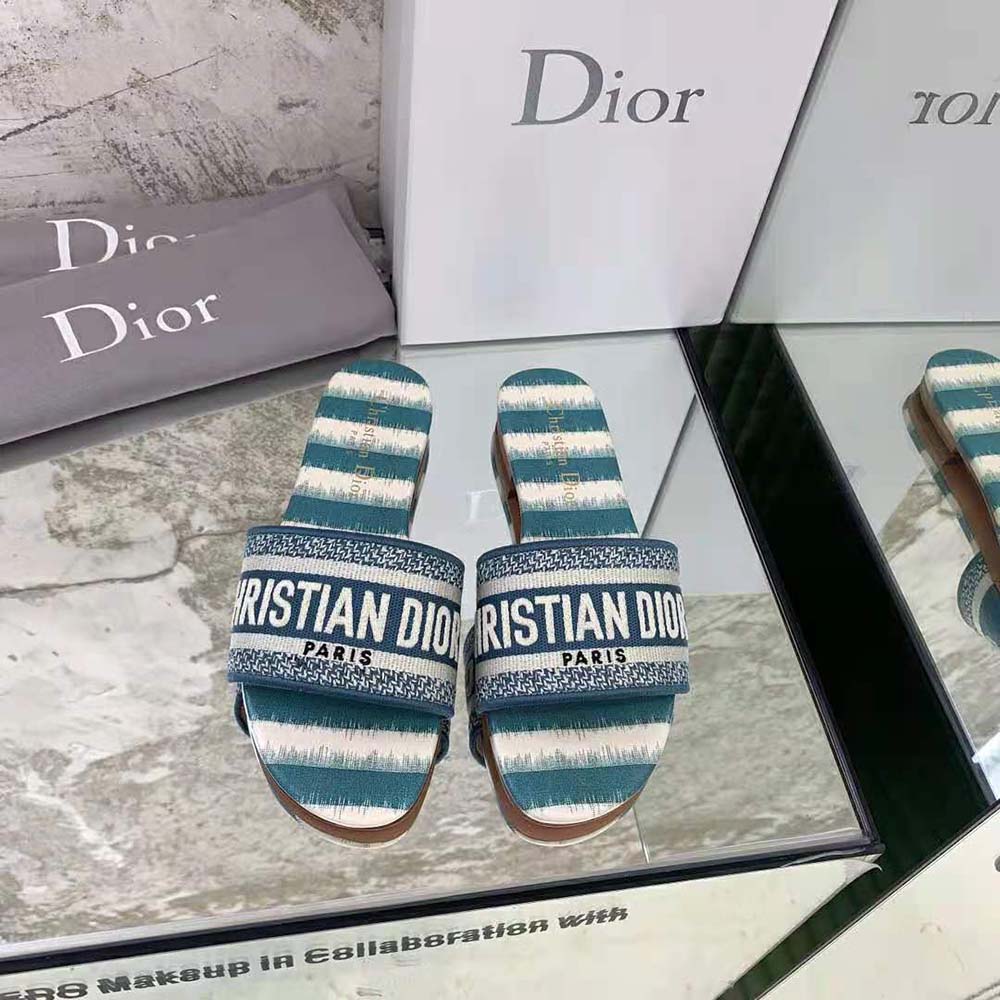 Close-up of D-Stripes embroidery detail on Dior Women Dway Slide sandal