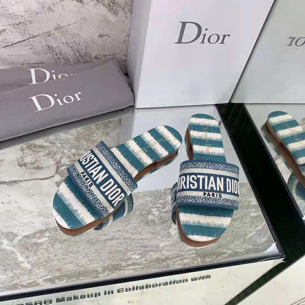 Top angle showing open-toe silhouette of Dior Women Dway Slide sandal
