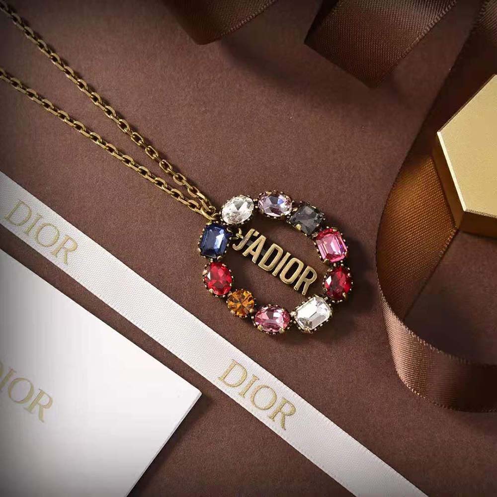 Side angle showcasing adjustable clasp on Dior Women J’Adior Necklace