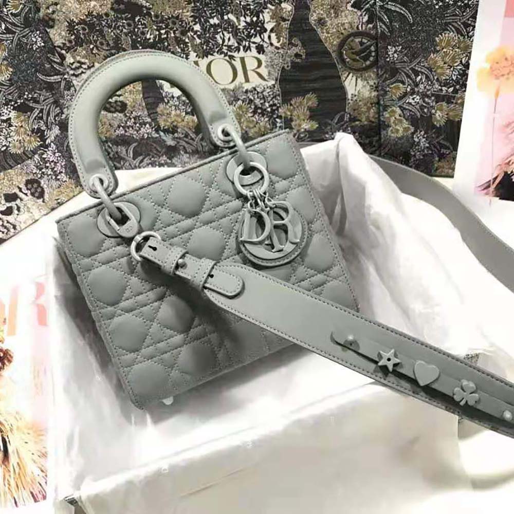 Close-up of cannage stitching on Dior Women Lady Dior my Abcdior Bag Gray Ultramatte Cannage Calfskin