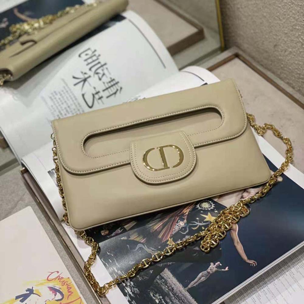 Close-up of silver-tone hardware on Dior Women Medium Diordouble Bag