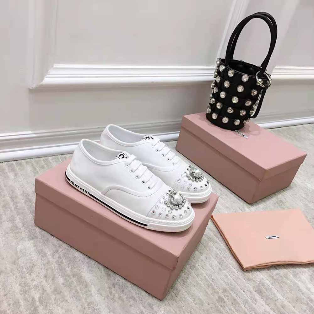 Close-up of white cotton gabardine fabric on Miu Miu Women Cotton Gabardine Sneakers