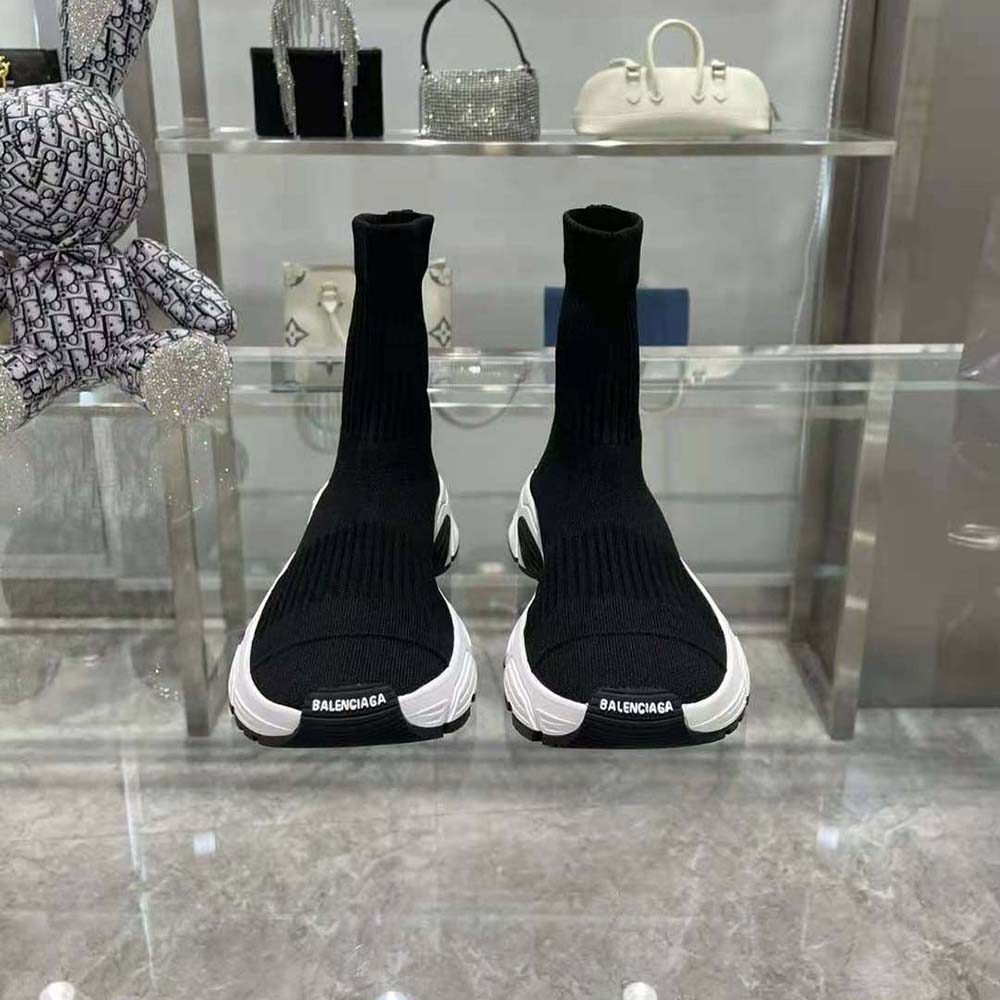 Close-up on recycled knit texture of Balenciaga Women Speed 3.0 Sneaker