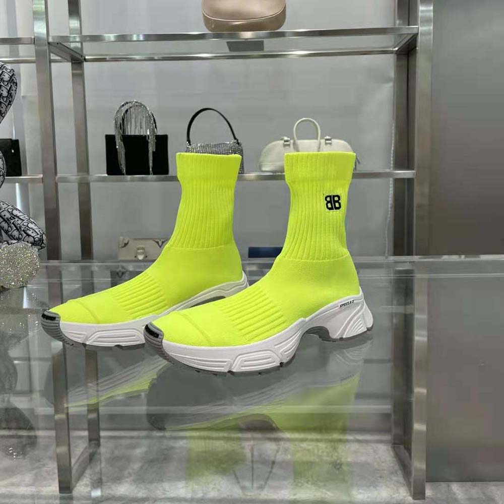 View of chunky rubber sole and logo on Balenciaga Women Speed 3.0 Sneaker