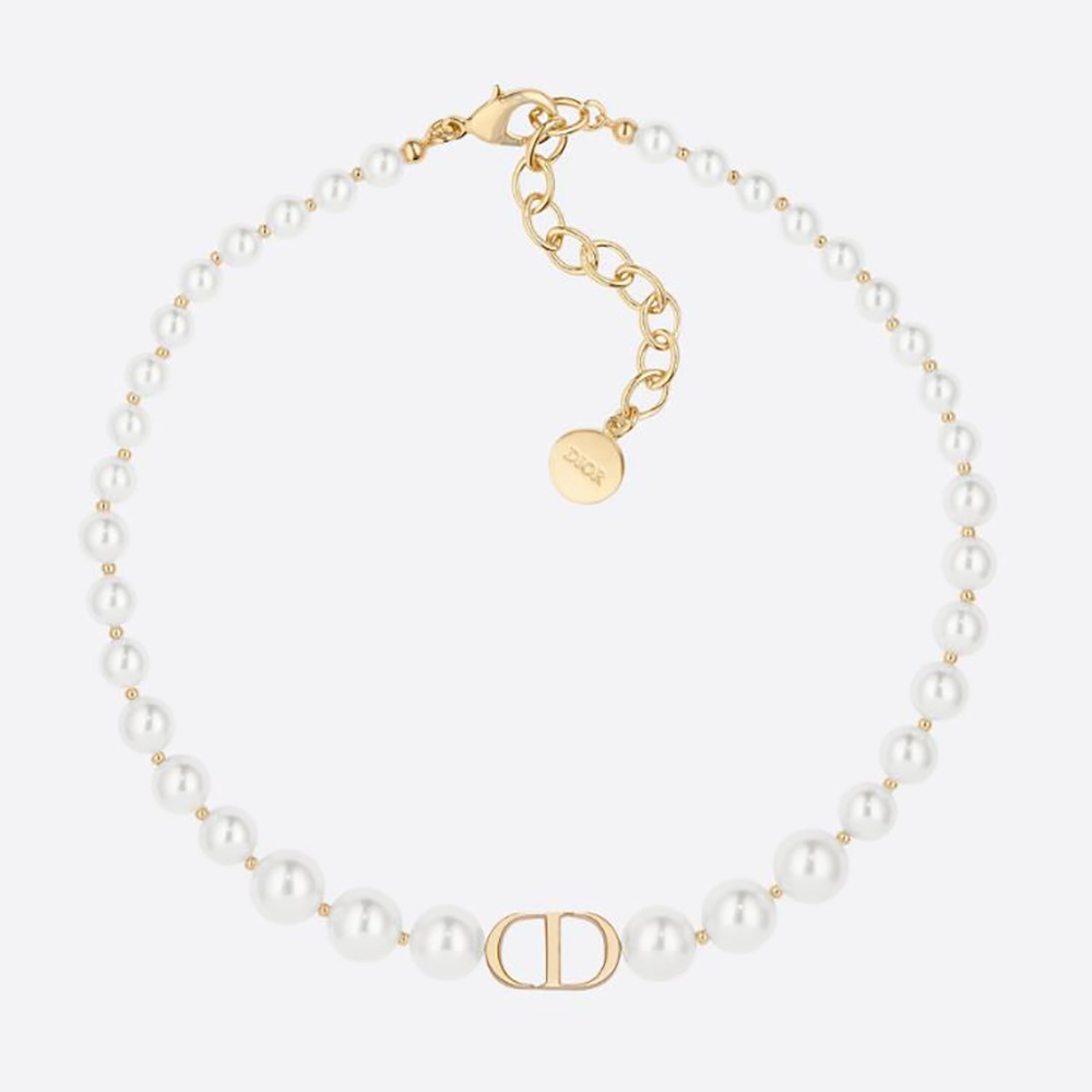 Front view of Dior Women 30 Montaigne Choker with white pearls