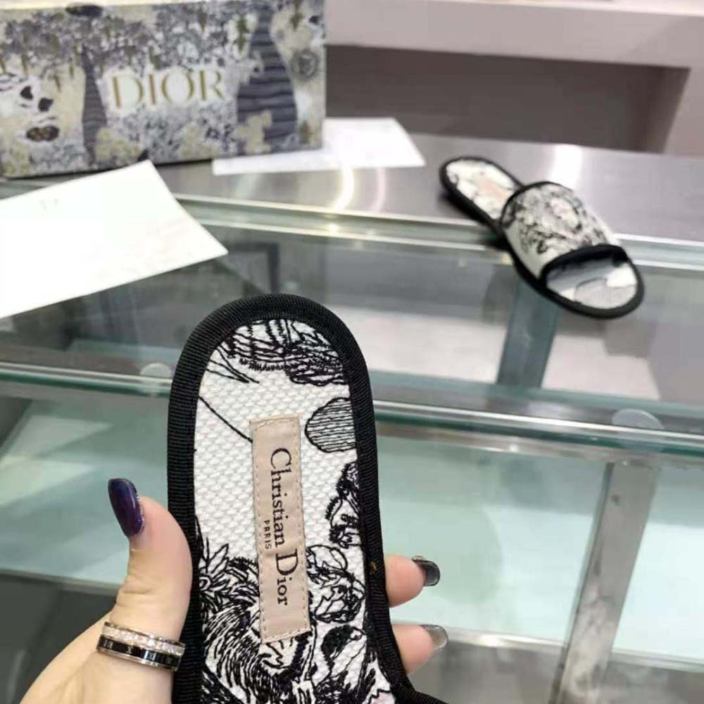 Dior Women Chez Moi Slide Black and White Dior Zodiac Embroidered Cotton - image 10