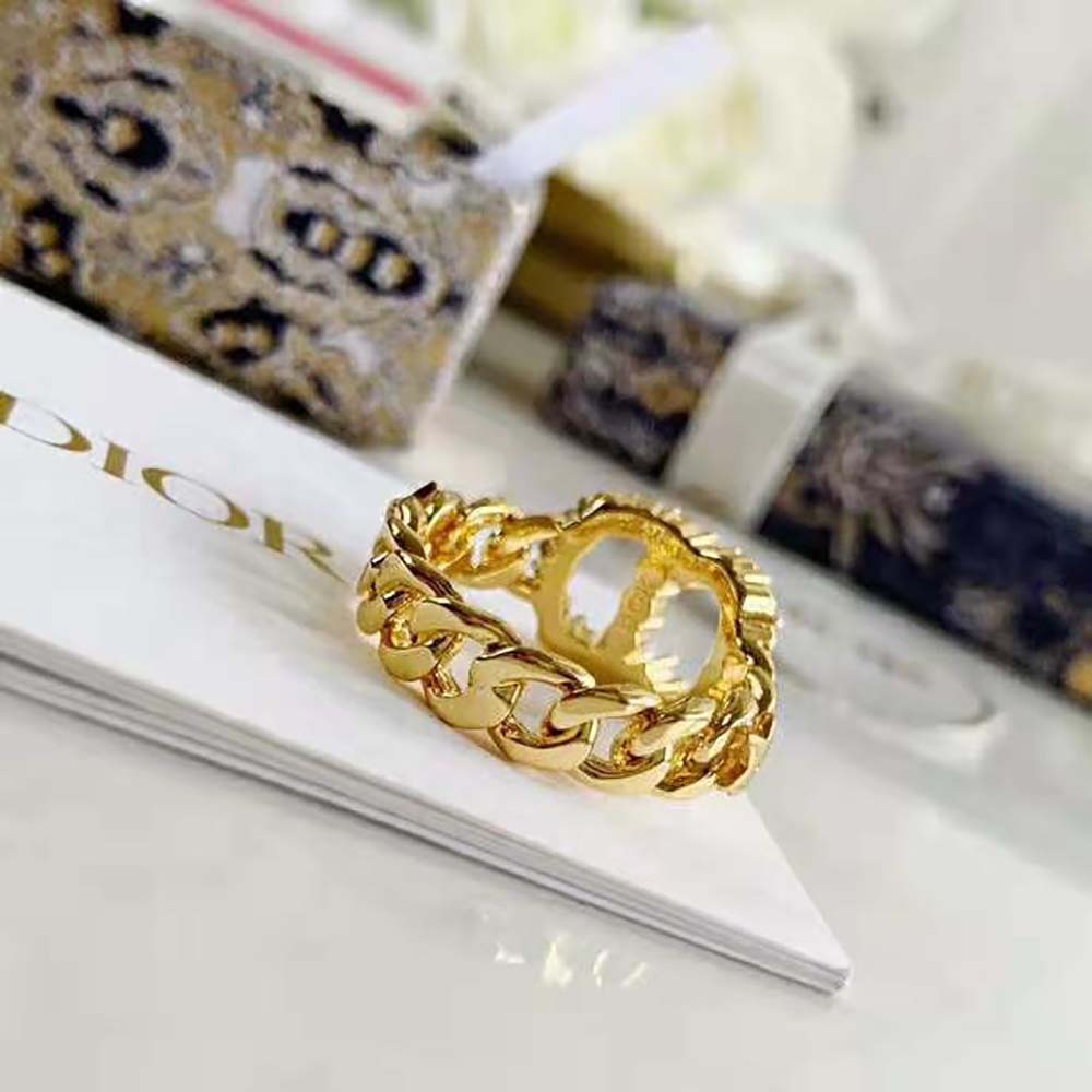 Dior Women Clair D Lune Ring sparkling under light, highlighting crystal detail