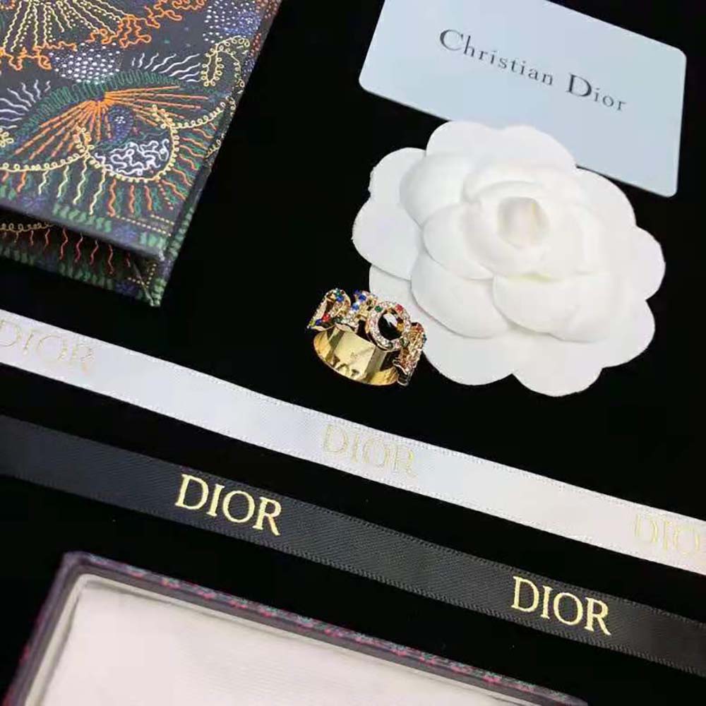 Top view highlighting multicolor crystals on Dior Women Dio(r)evolution Ring