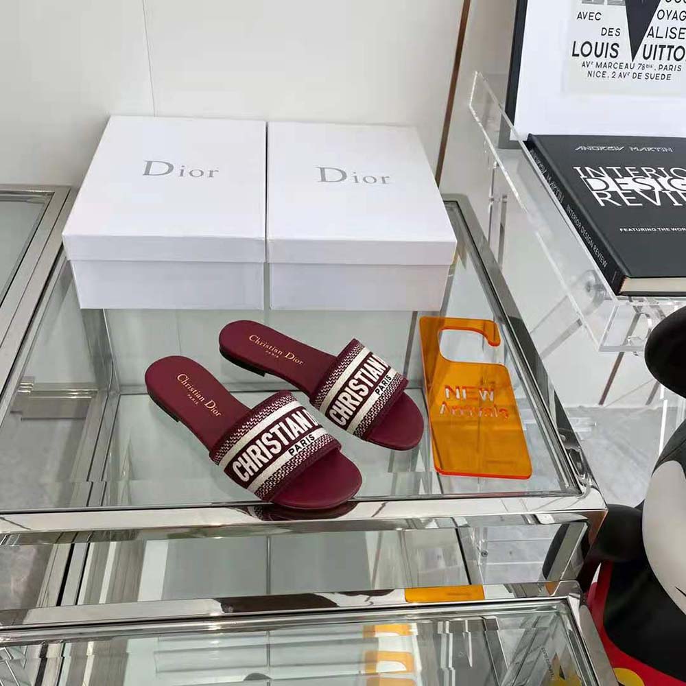 Top view showing open toe of Dior Women Dway Slide Burgundy Embroidered Cotton