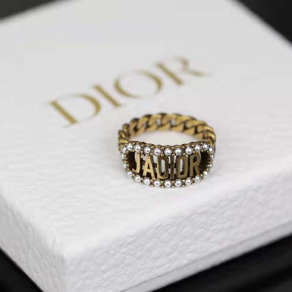Detailed engraving of ‘J’Adior’ on antique gold Dior Women J’Adior Ring