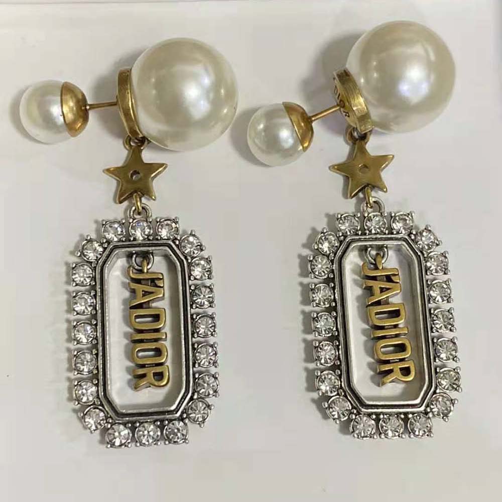 Close-up of double-sphere detail on Dior Women Tribales Earrings