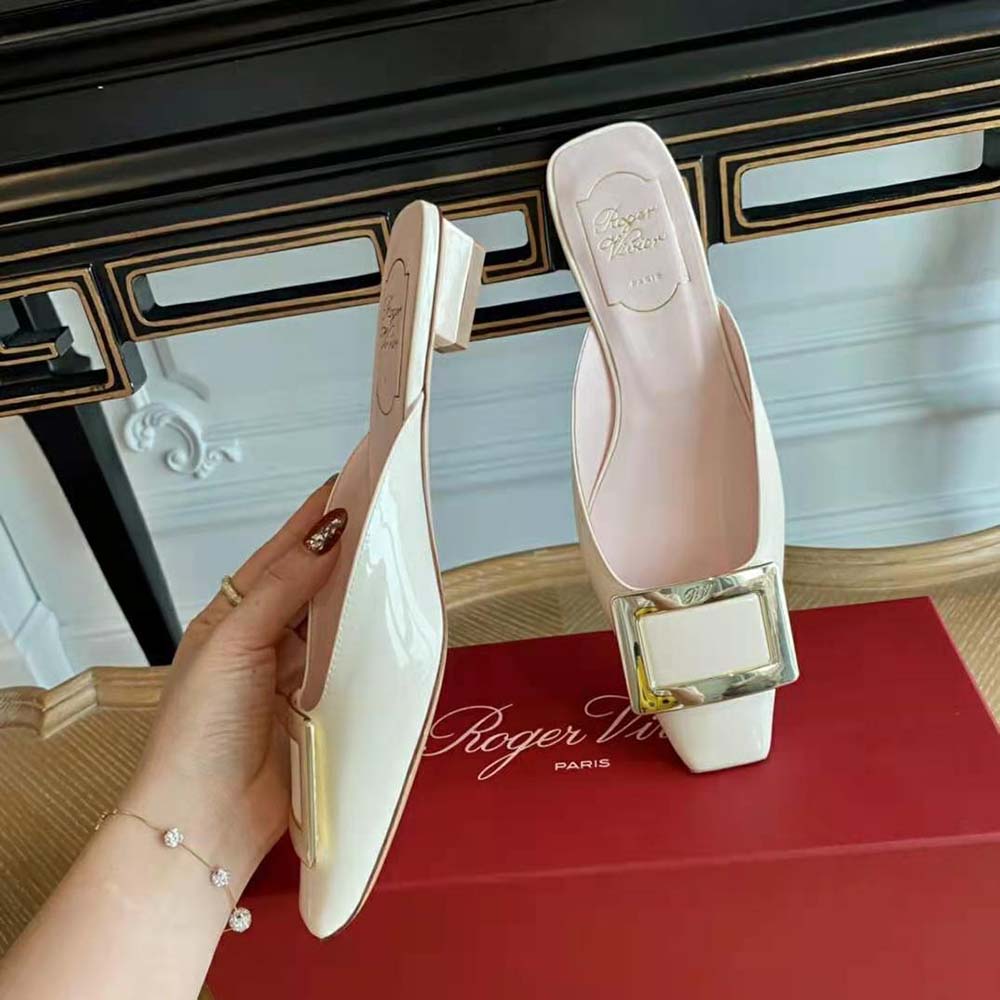Top-down view showing 2.5 cm heel on Roger Vivier Belle Vivier Metal Buckle Mules