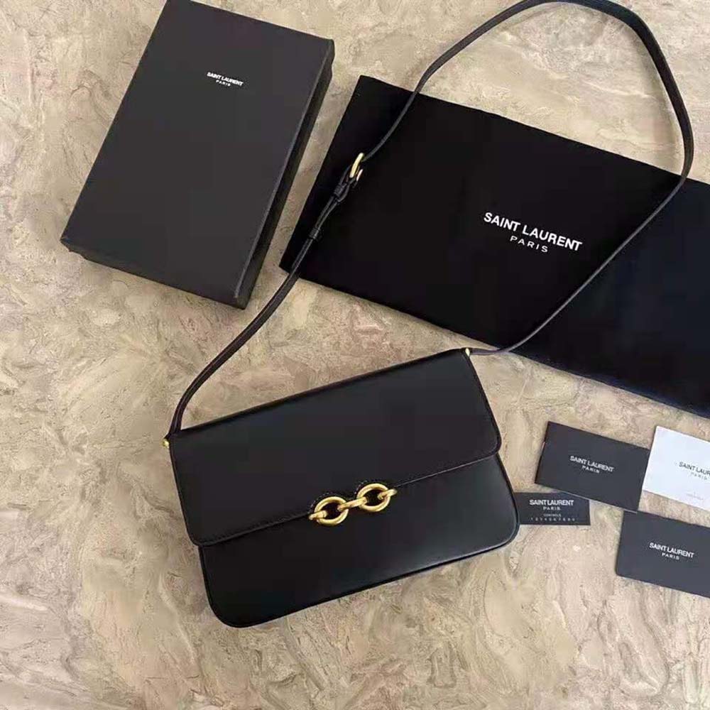 Close-up on gold chain closure of Saint Laurent YSL Women LE Maillon Satchel