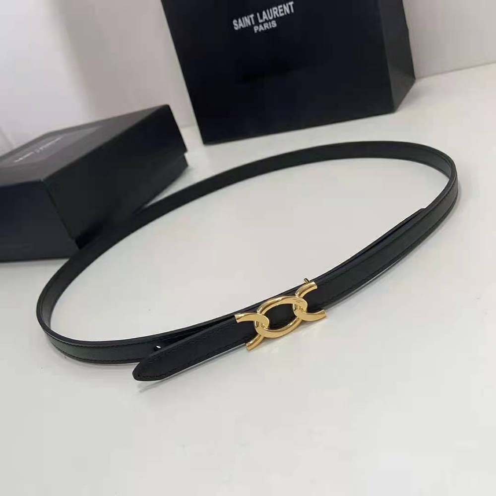 Close-up of gold-tone YSL buckle on Saint Laurent YSL Women Maillon Thin Belt