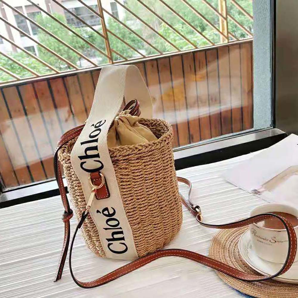 Close-up of Woody ribbon closure on Chloe Women Small Woody Basket