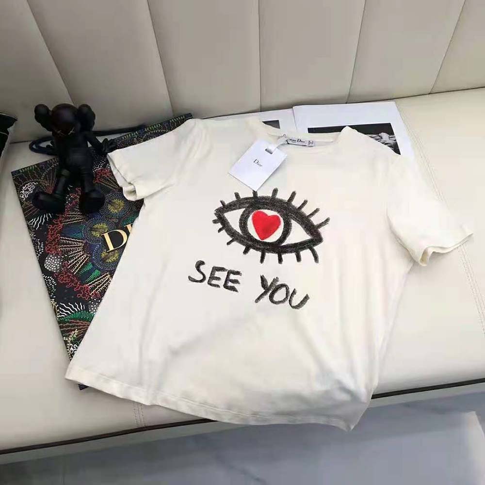Side angle showing relaxed fit of Dior Women I See You T-shirt