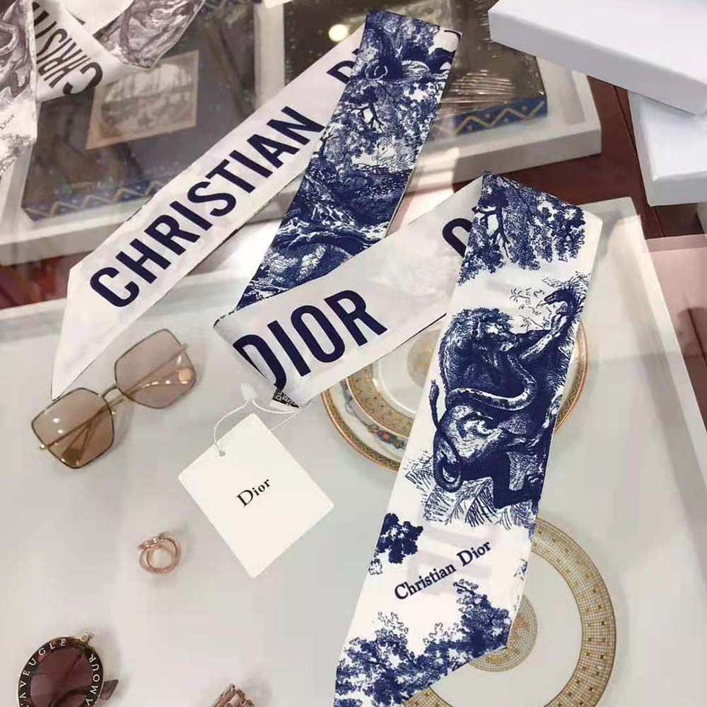 Side angle showing hand-rolled edges of Dior Women Toile DE Jouy Mitzah Silk Scarf