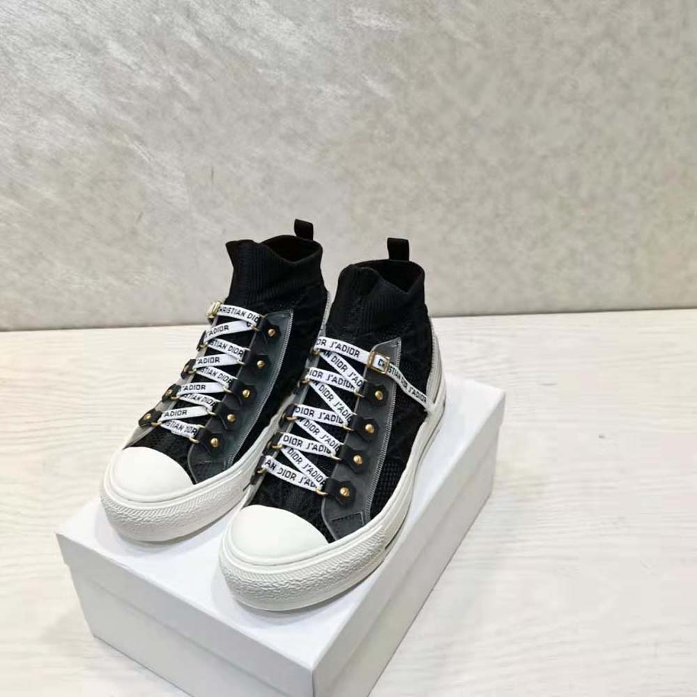 Overhead shot showing lace-up closure on Dior Women Walk’n’dior Sneaker