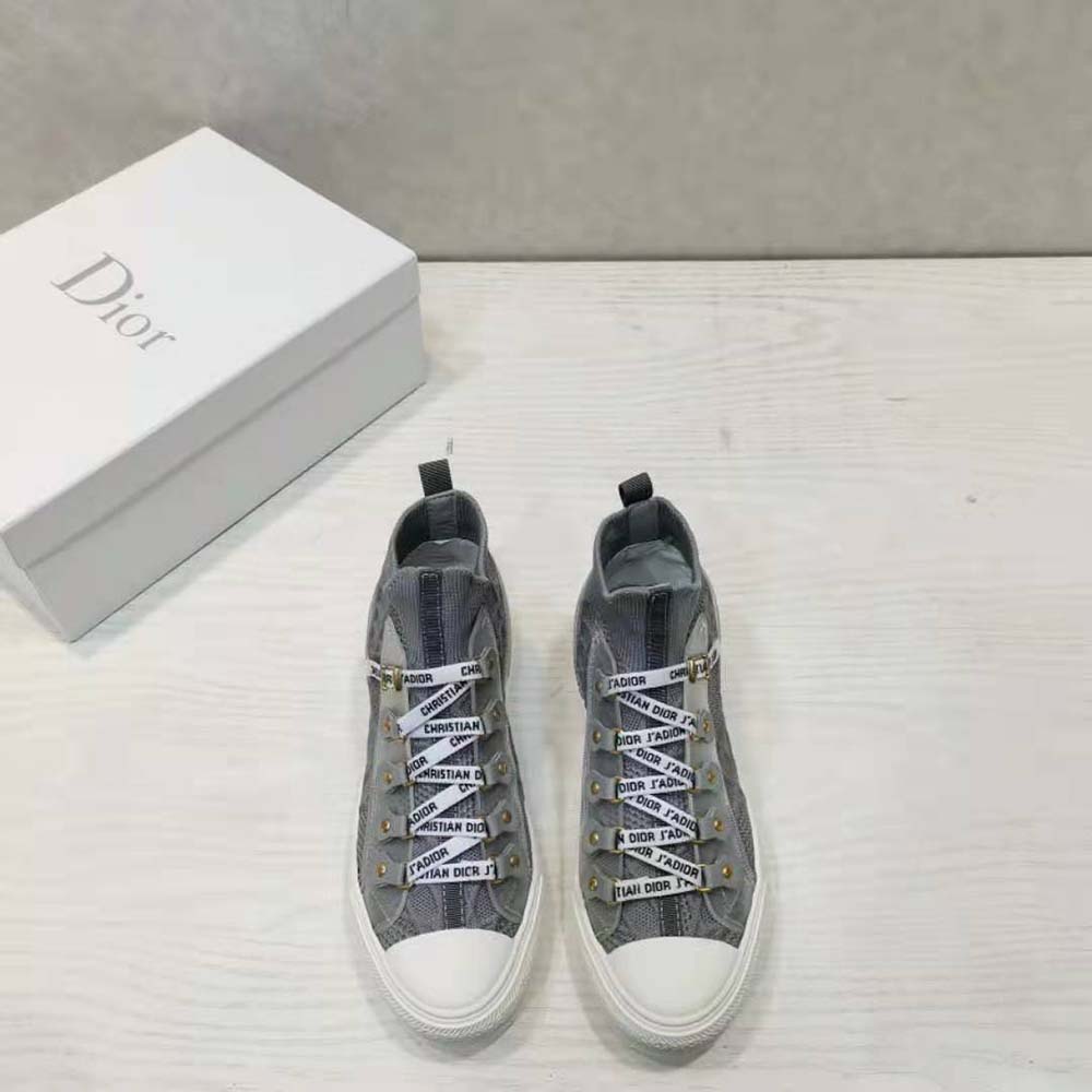 Close-up on silver mesh and Cannage pattern detail of Dior Women Walk’n’dior Sneaker