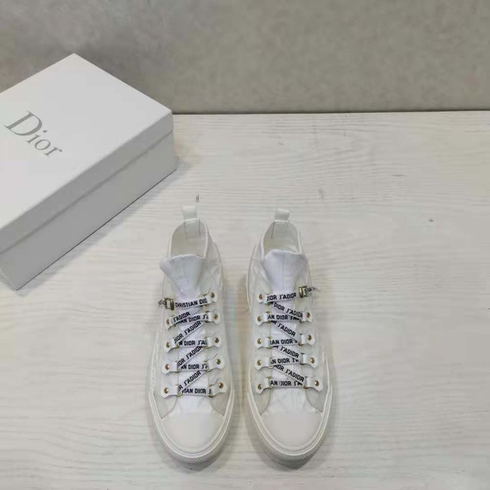 Close-up of embossed Cannage pattern on Dior Women Walk’n’dior Sneaker