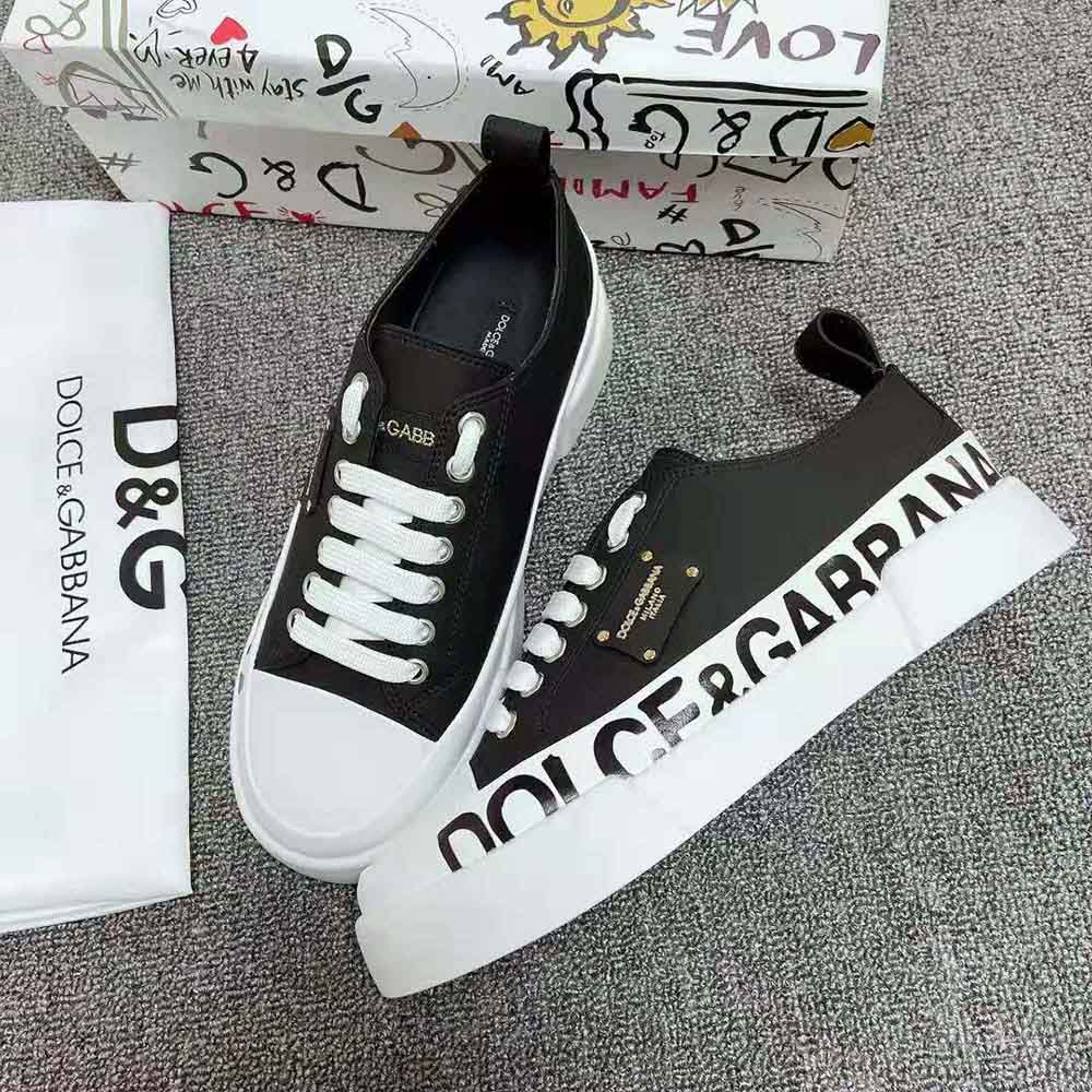 Close-up of logo-detailed plate on Dolce Gabbana D&G Portofino Light Sneakers