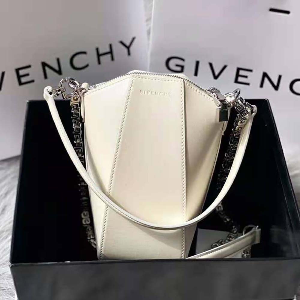Close-up of silver hardware and zip closure on Mini Antigona Vertical Bag