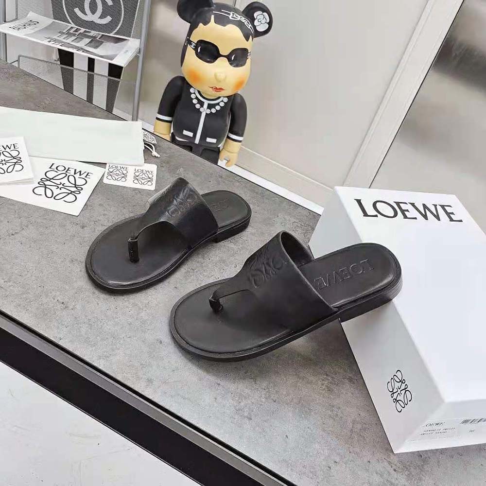 Loewe Women Anagram Flip Flop in Calfskin-Black - image 4