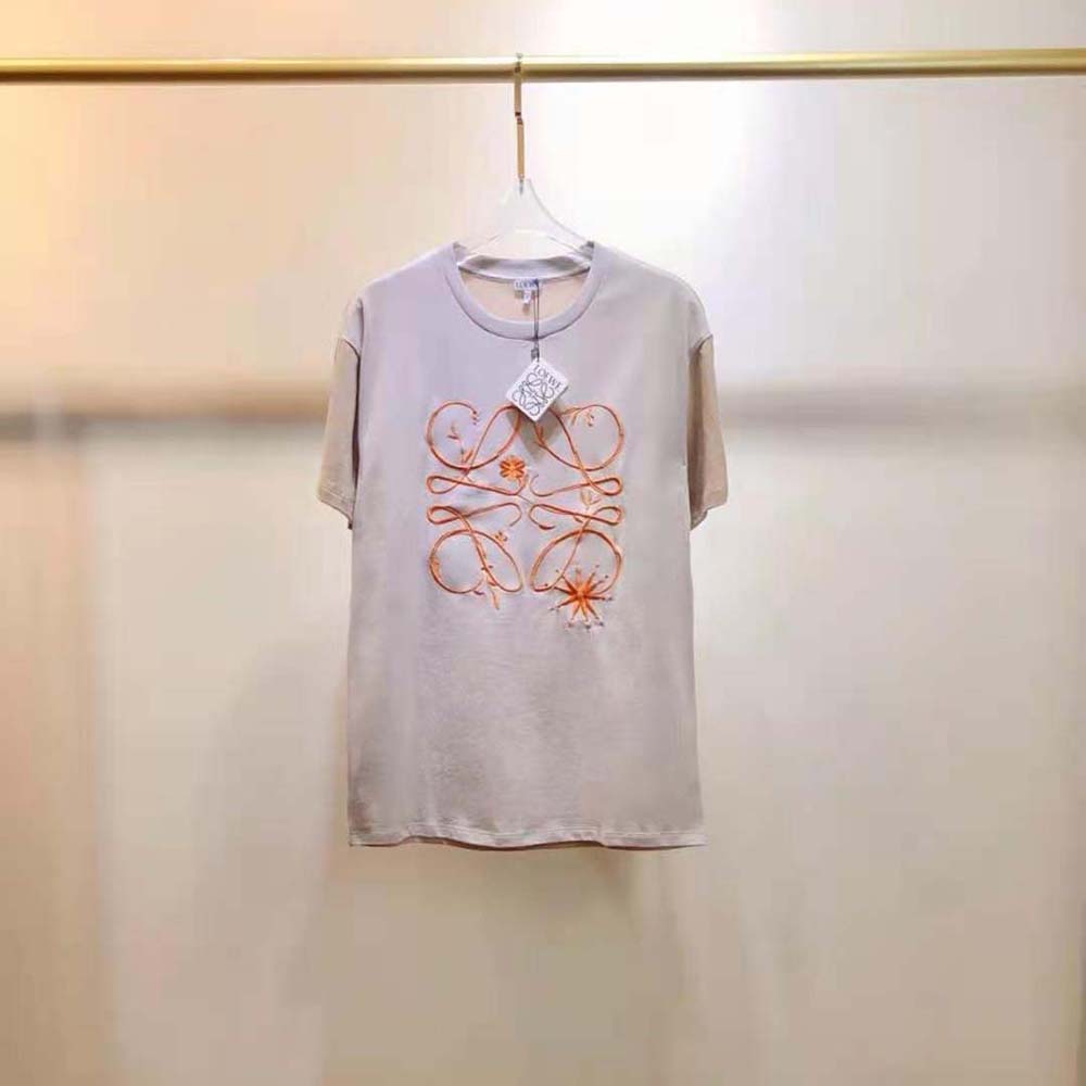 Close-up detail of embroidered Anagram logo on Loewe Women Boyfriend T-shirt